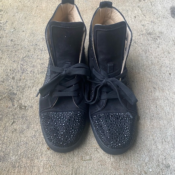 Shoes - Picture 2 of 6